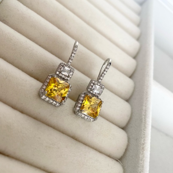 Yellow canary earrings - Picture 4 of 6